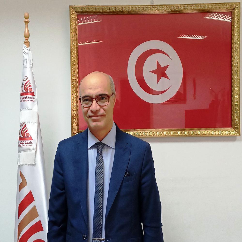 الأستاذ المعز الشفرة